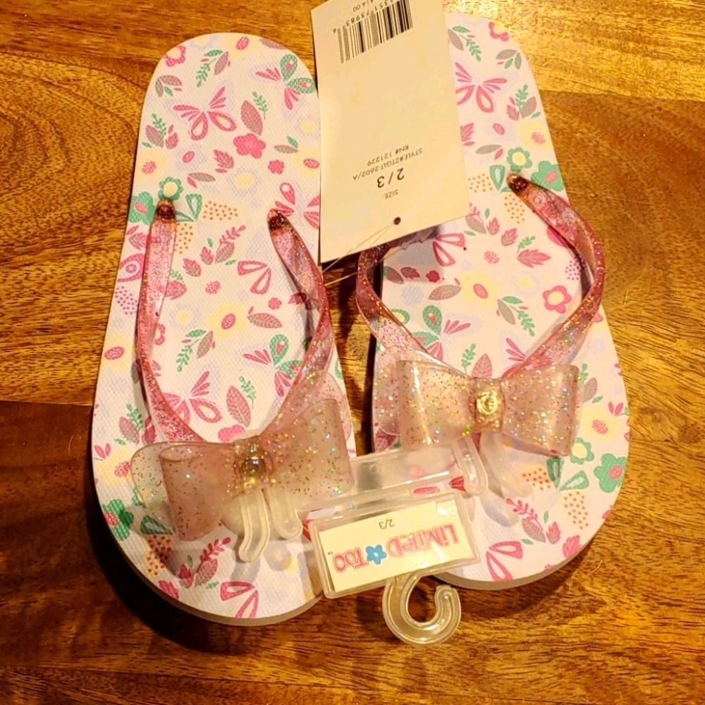 NWT 2 for $15 Limited Butterfly & Flowers w/ Spar…